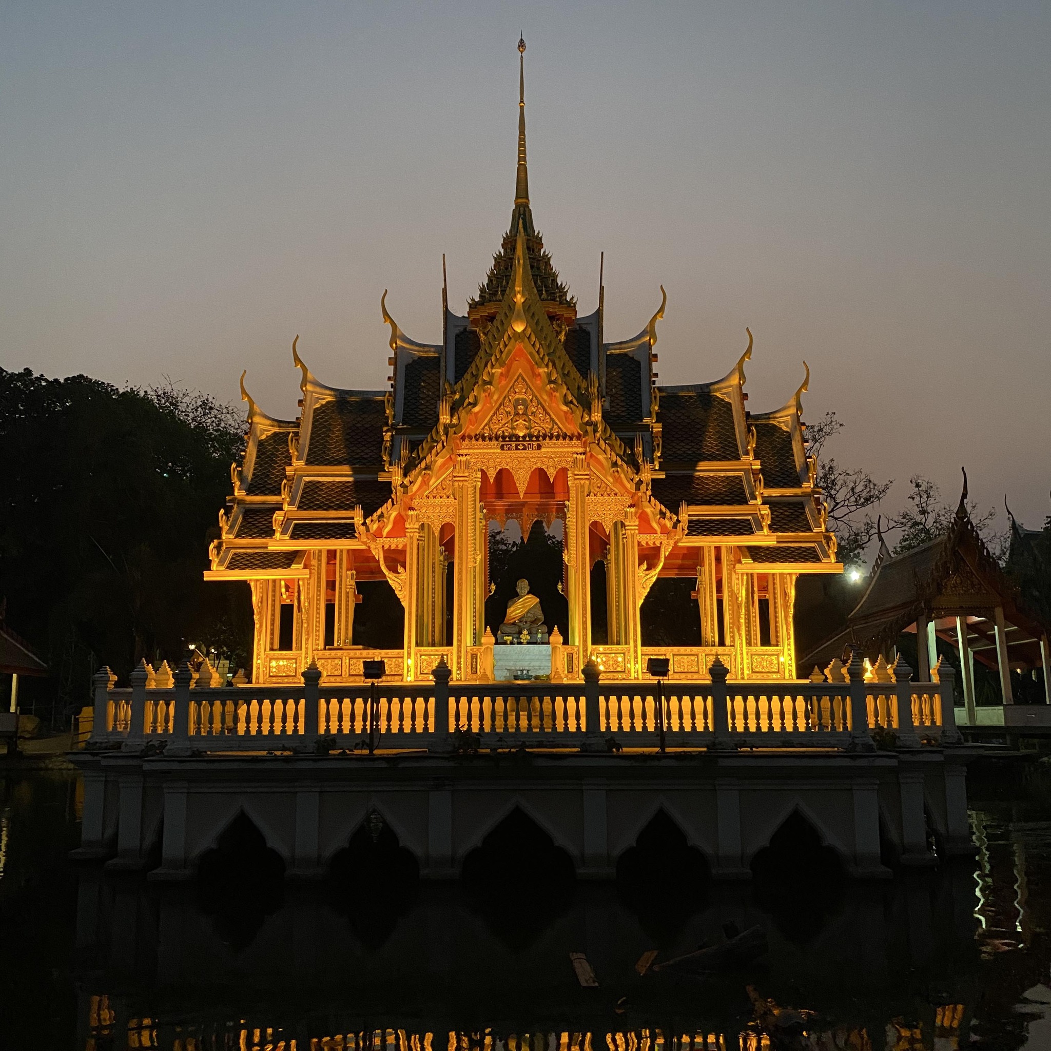วัดกิ่งแก้ว